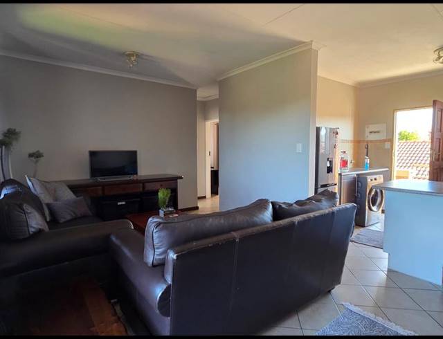 2 BEDROOM APARTMENT FOR SALE IN MOOIKLOOF RIDGE ESTATE